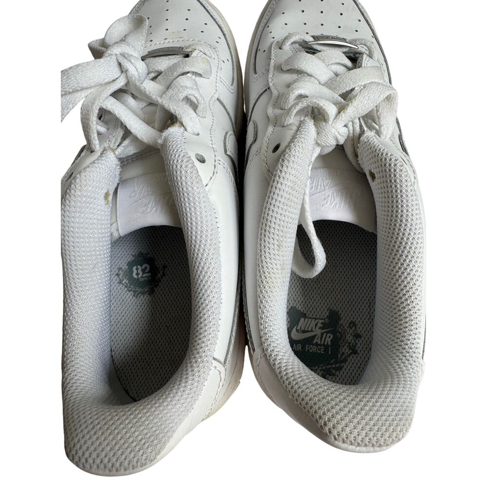 Nike Size 6Y Air Force 1 Low Top Sneakers Womens 7.5 Mens 6 Triple White Retro - Picture 10 of 13
